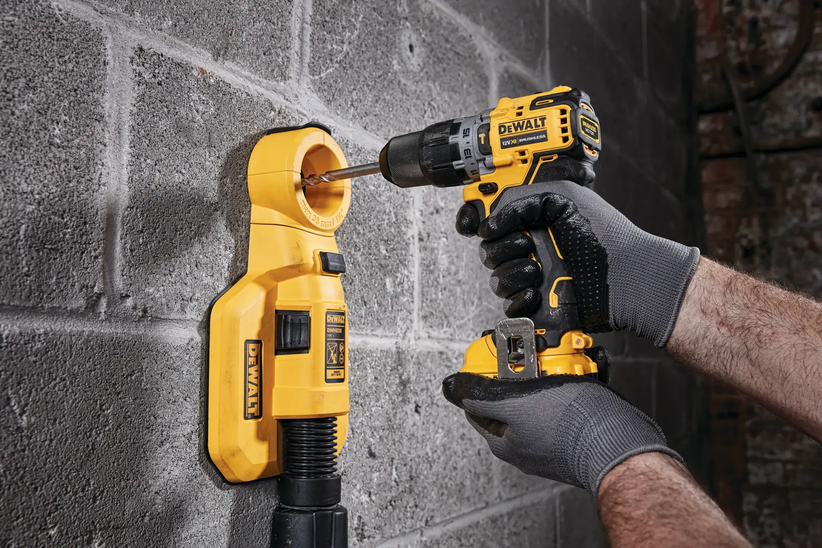 Perceuse-visseuse percussion XR 12V 2 Ah Li-ion brushless - coffret TSTAK®