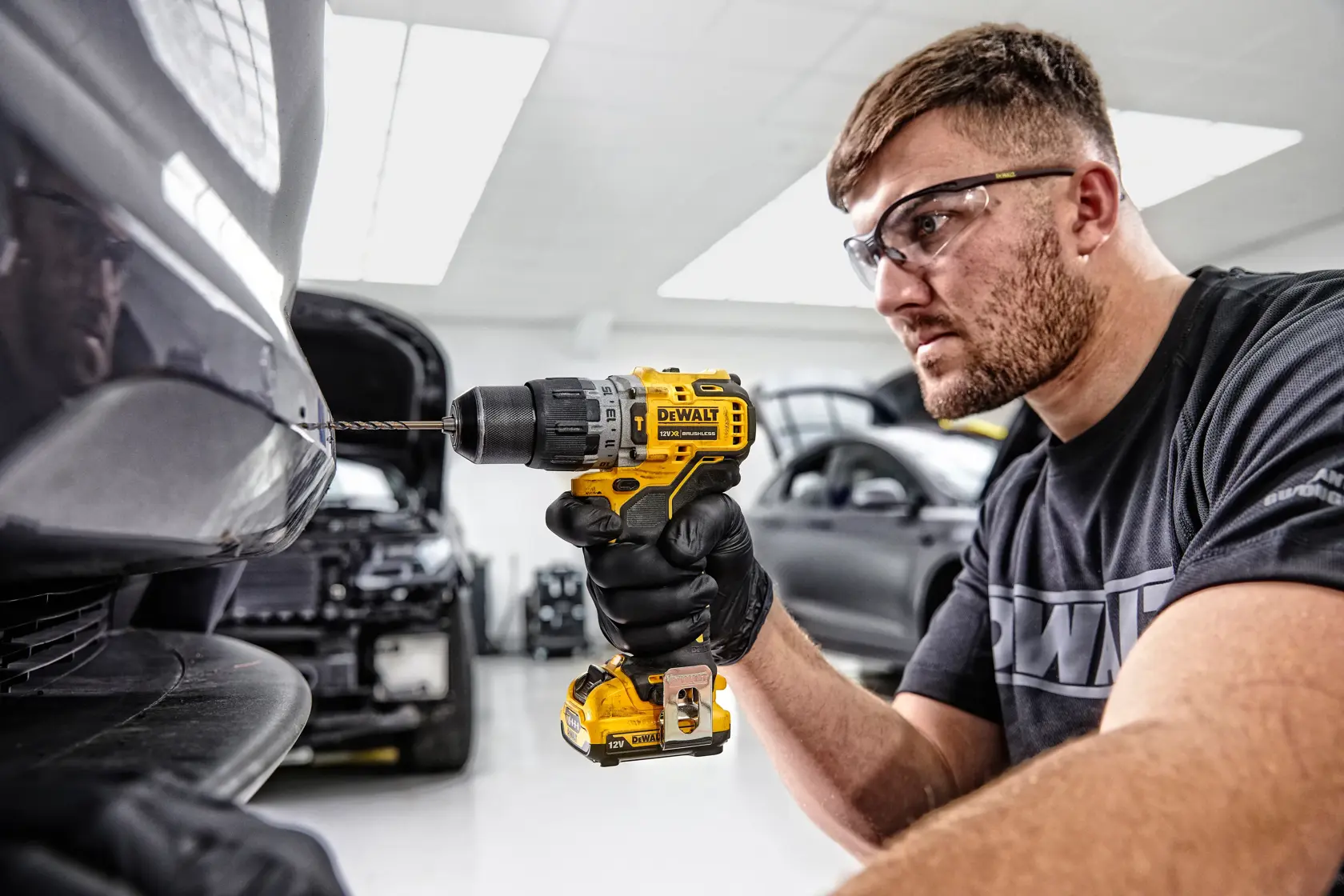 Perceuse-visseuse percussion XR 12V 2 Ah Li-ion brushless - coffret TSTAK®