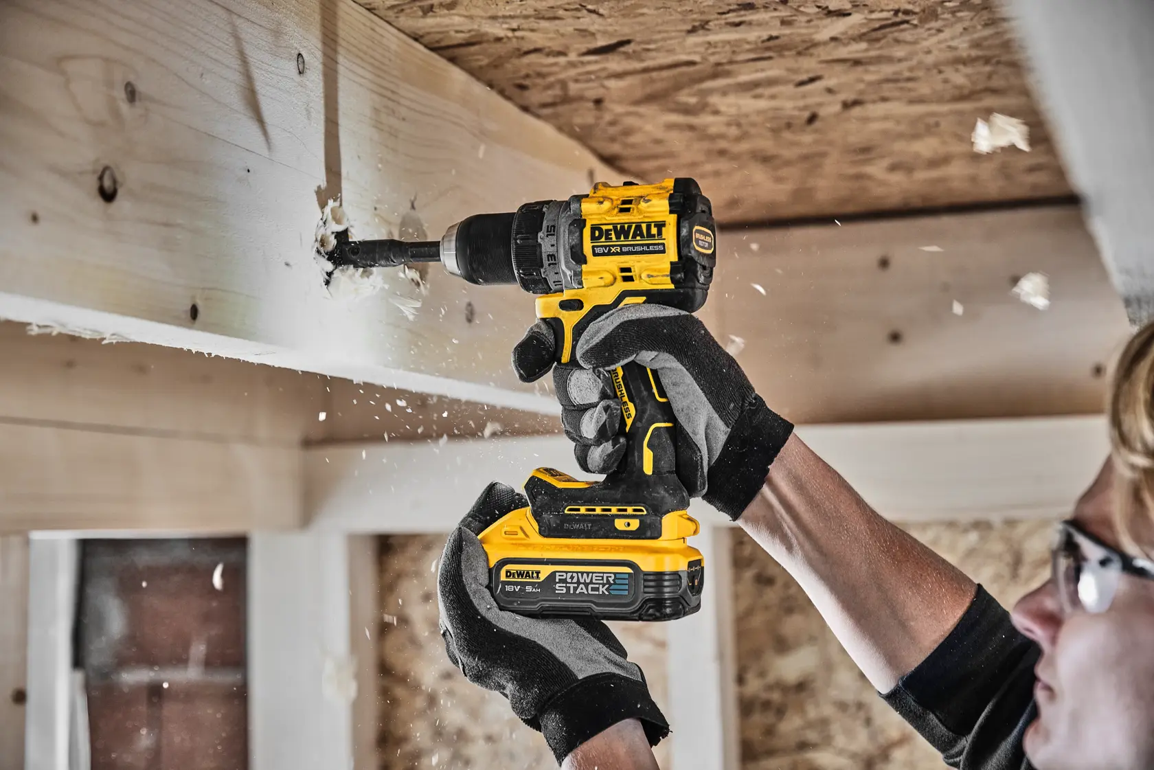 Perceuse-visseuse compacte XR 18V 5 Ah Li-ion brushless - POWERSTACK™
