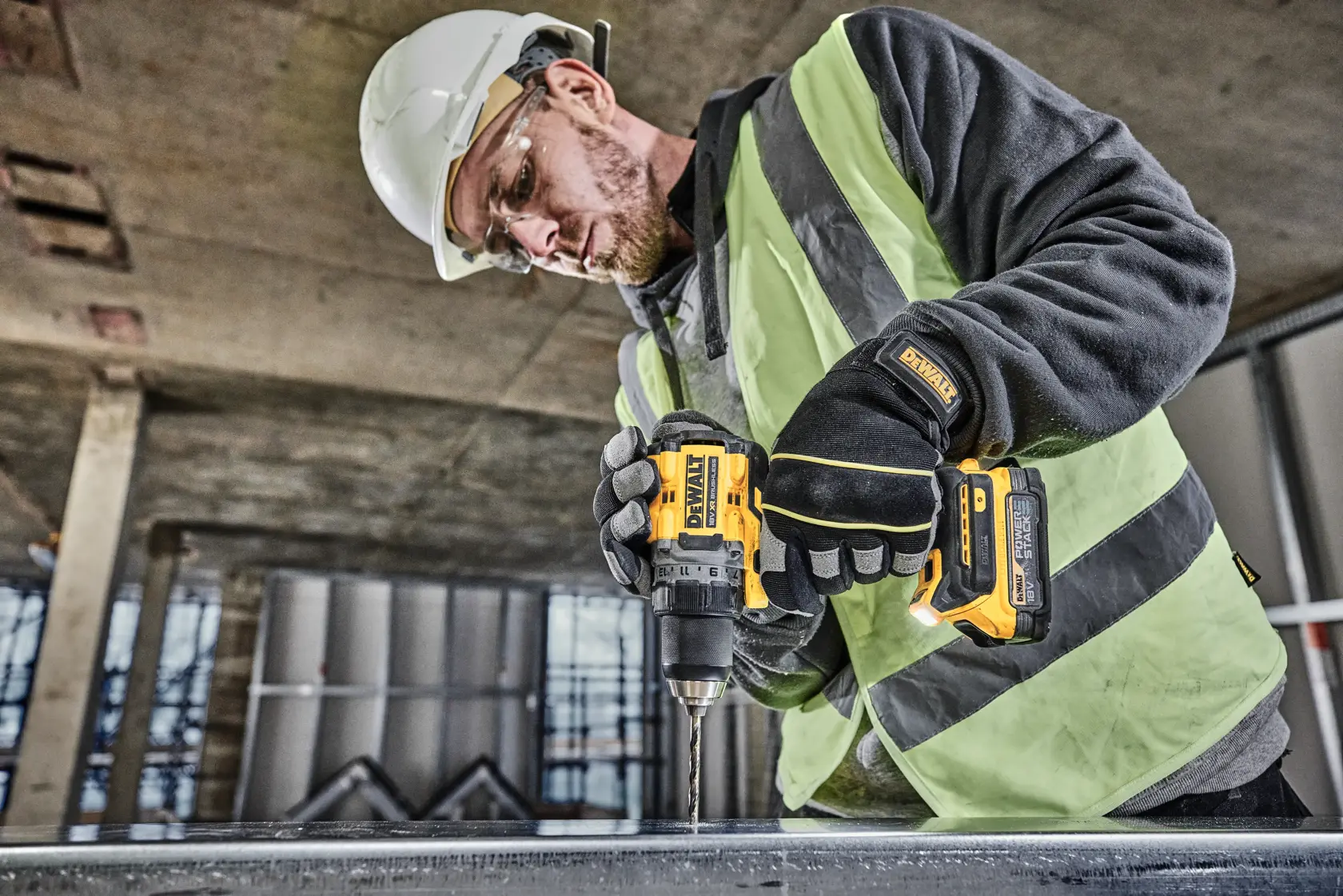 Perceuse-visseuse compacte XR 18V brushless - sans batterie ni chargeur - coffret TSTAK®