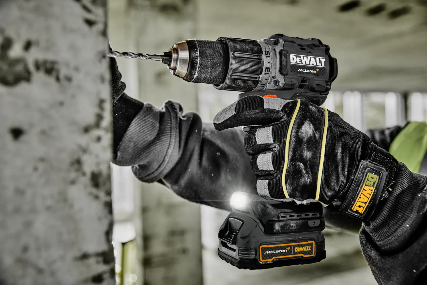 Perceuse visseuse percussion XR 18V 1.7Ah Li-Ion Brushless - POWERSTACK renforcée - ÉDITION LIMITÉE McLAREN