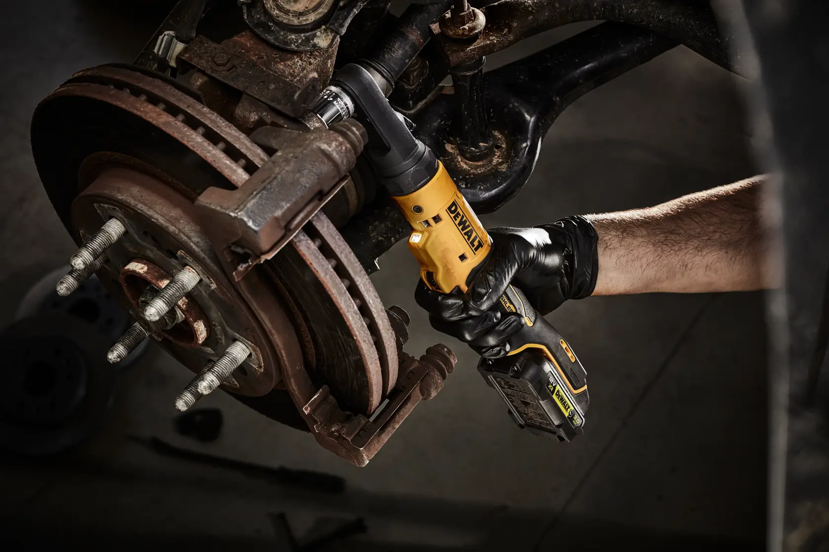 Clé à cliquet XR 12V brushless - Têtes interchangeables 1/4", 3/8" et porte-embout hexagonal 1/4"