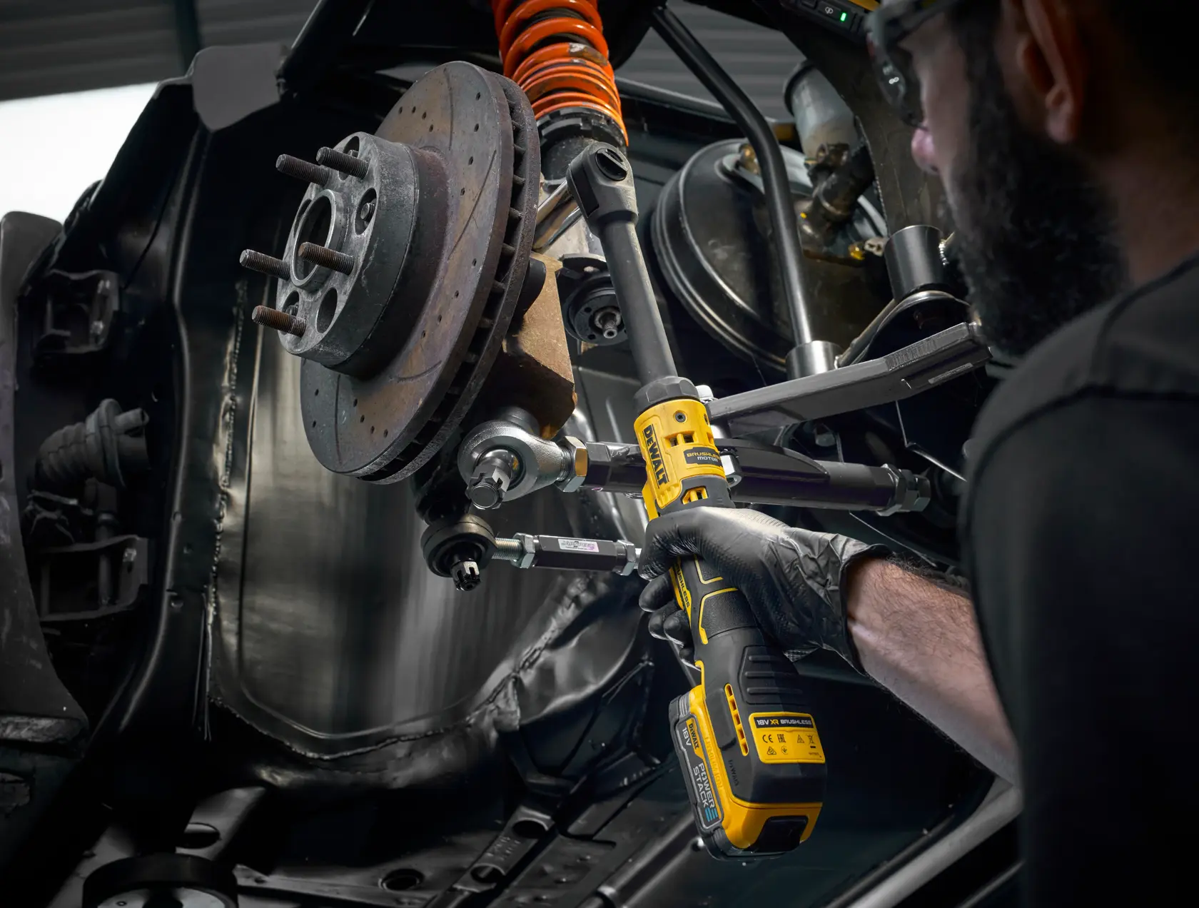 Outil DEWALT DCF512EN, DCF512EN-XJ utilisé sur suspension, catégorie Photographie.