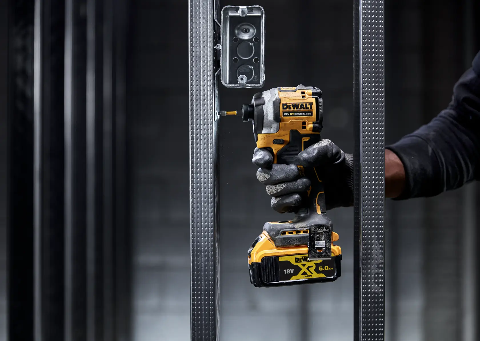 Visseuse à chocs ultra compacte XR 18V brushless - sans batterie ni chargeur - coffret TSTAK®