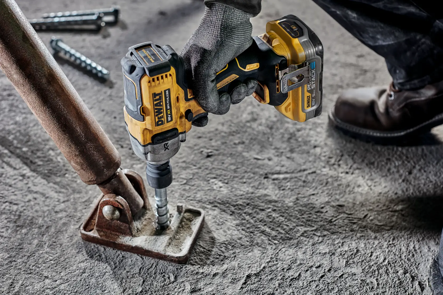 Boulonneuse à chocs 1/2‘’ compacte XR 18V 5 Ah Li-ion brushless 812 Nm - jonc de sécurité - POWERSTACK™