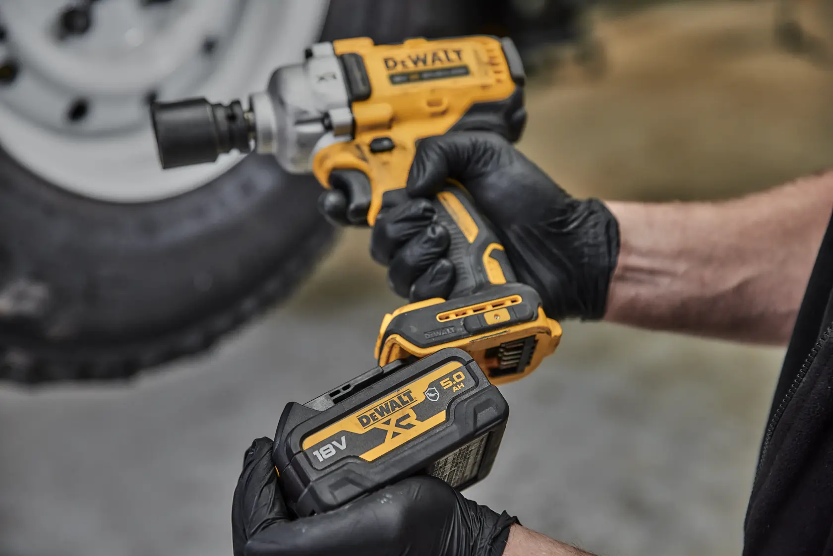 Boulonneuse à chocs compacte 1/2’’ XR 18V brushless jonc de sécurité - sans batterie ni chargeur - coffret TSTAK®