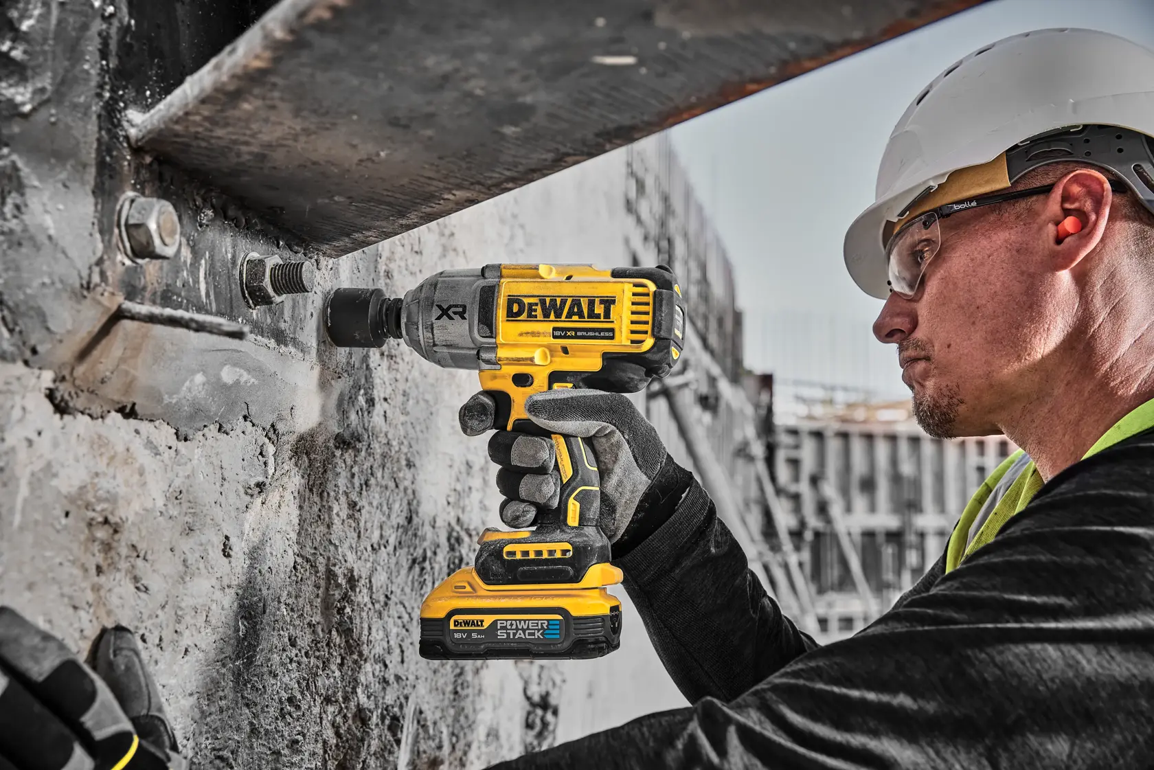 Boulonneuse ½" XR 18V 5 Ah Li-ion brushless 1396 Nm - Jonc de sécurité - POWERSTACK™