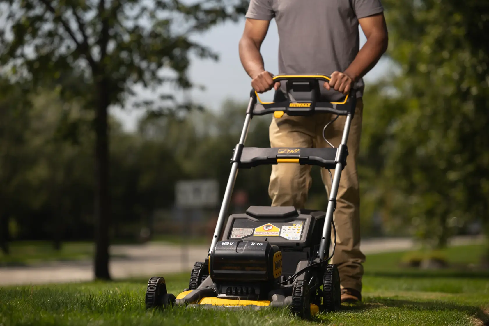 Tondeuse 53 cm XR 2 X 18V brushless