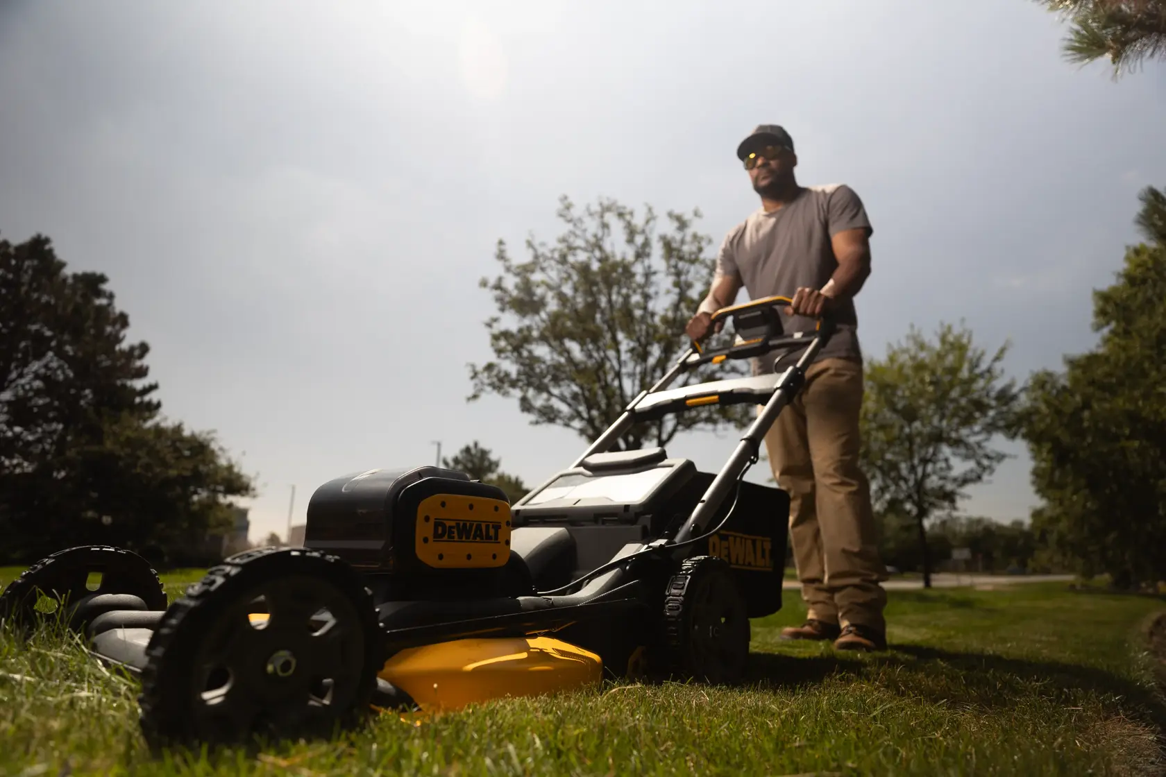 Tondeuse 53 cm XR 2 X 18V brushless