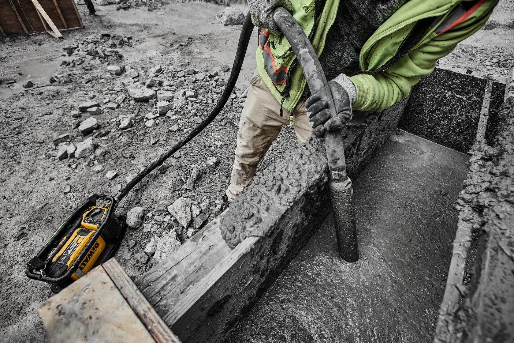 Moteur portatif pour aiguille vibrante DEWALT® POWERSHIFT™
