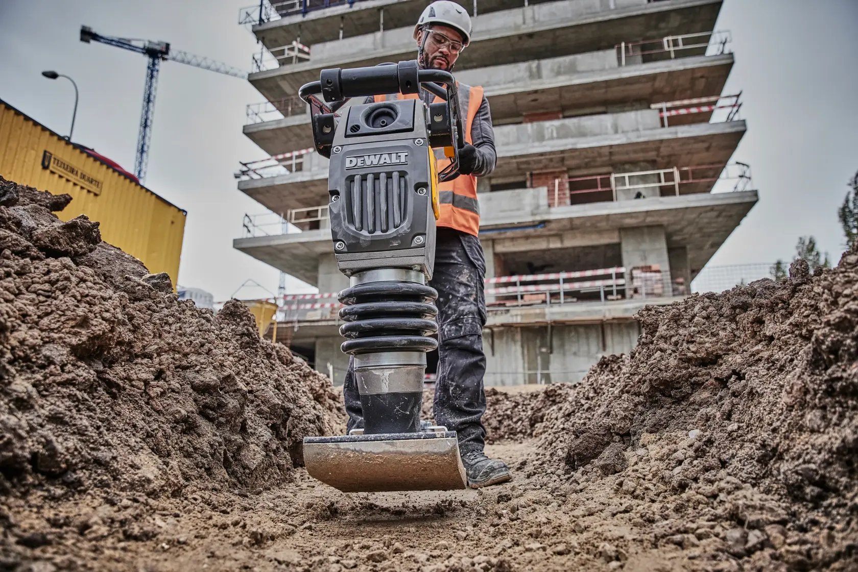 Pilonneuse 60kg DEWALT POWERSHIFT™