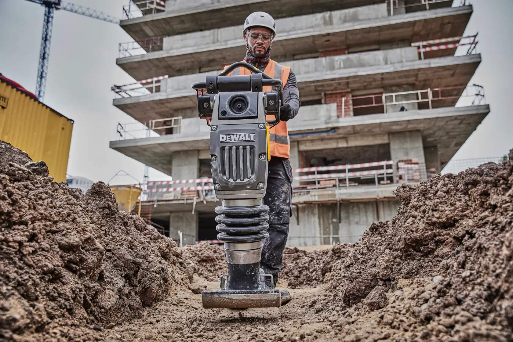 Pilonneuse 60kg DEWALT POWERSHIFT™