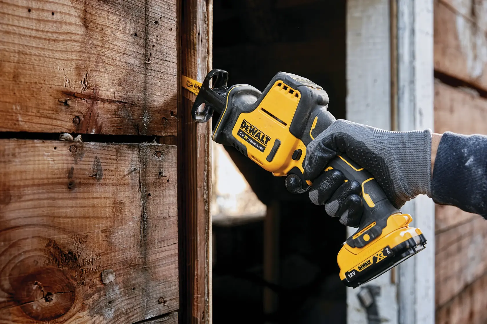 Scie sabre compacte XR 12V brushless - sans batterie ni chargeur
