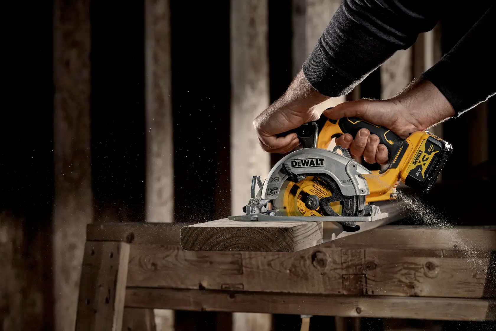 Scie circulaire 140 mm XR 12V brushless - sans batterie ni chargeur