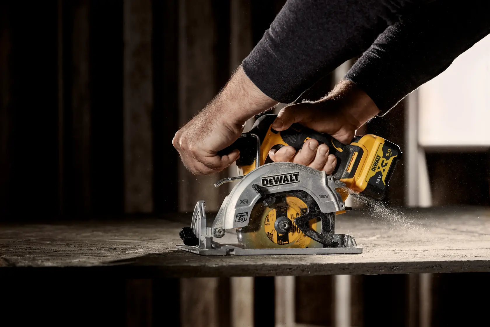 Scie circulaire 140 mm XR 12V brushless - sans batterie ni chargeur