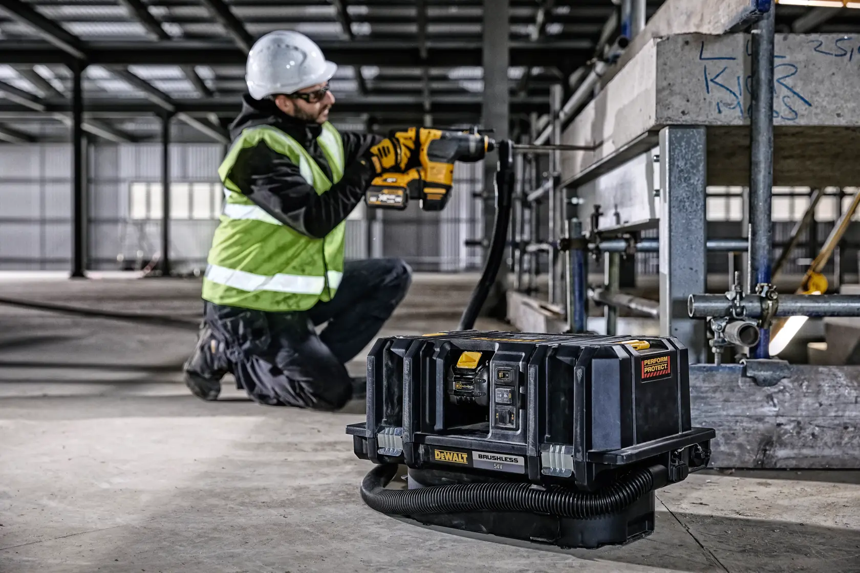 Aspirateur TSTAK® XR Flexvolt 54V 6Ah Li-ion brushless eau et poussières classe M