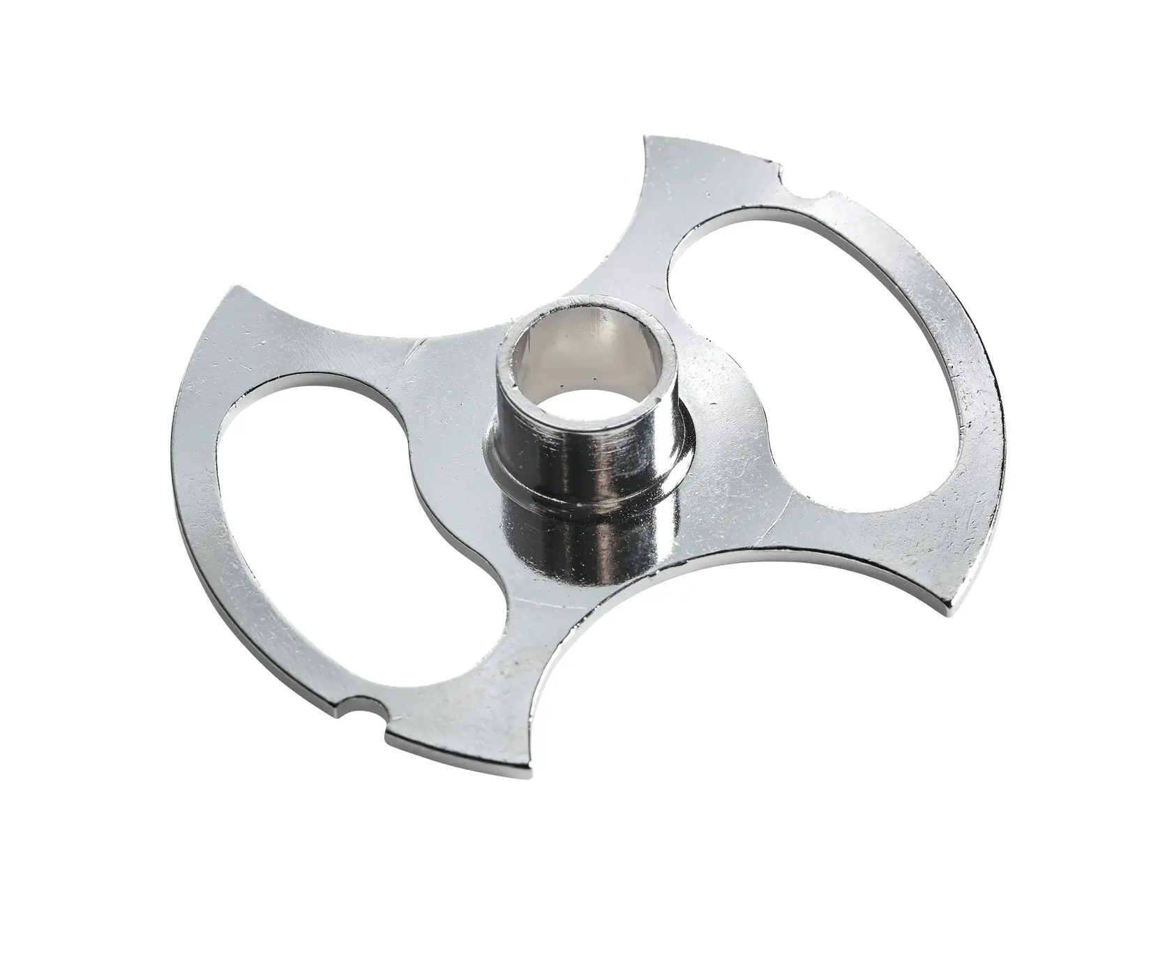 Accessoire photo DEWALT en métal avec trou central, bords courbes et deux découpes latérales sur fond blanc.