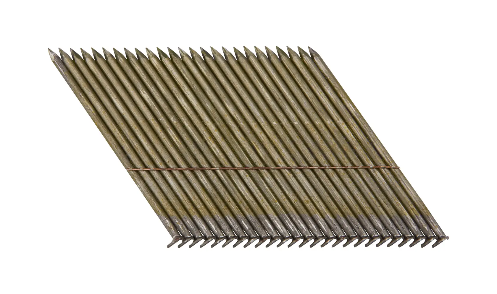 Groupe de clous métalliques inclinés pour cloueuse, disposés horizontalement sur fond blanc.