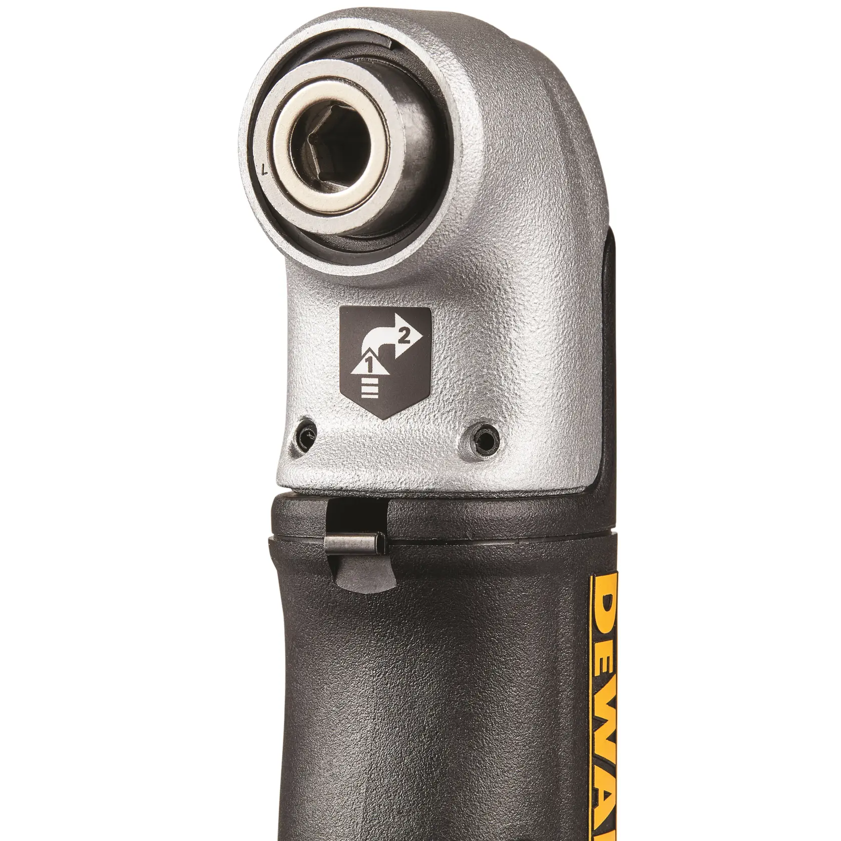Gros plan sur un accessoire de perceuse à angle droit DEWALT, montrant la tête métallique avec une ouverture hexagonale et un symbole de sélecteur à deux vitesses sur le devant.