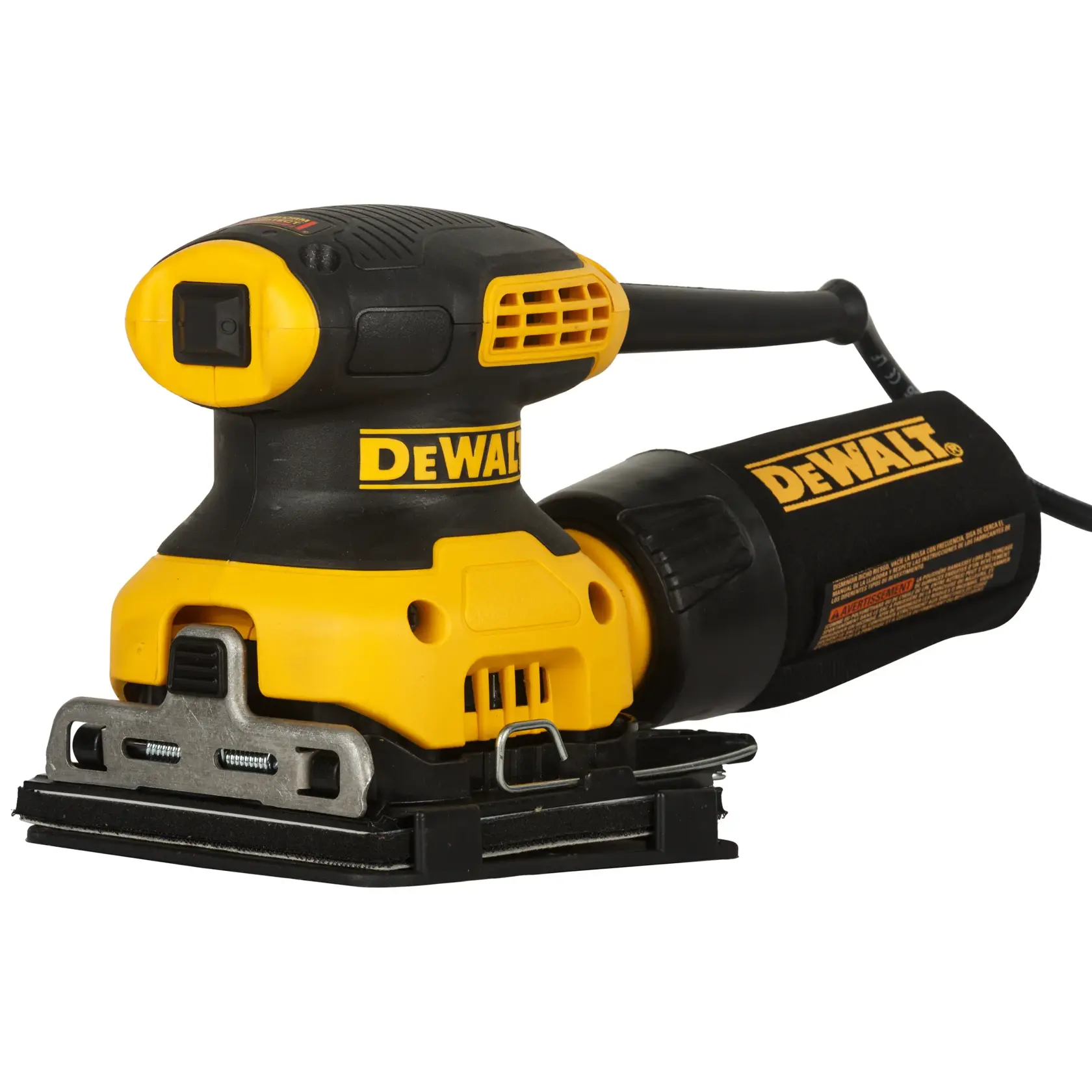 Vue rapprochée d'une ponceuse électrique manuelle DEWALT avec un corps jaune et noir, un port de poussière et un cordon attaché. La ponceuse est positionnée avec des clips métalliques visibles à la base.