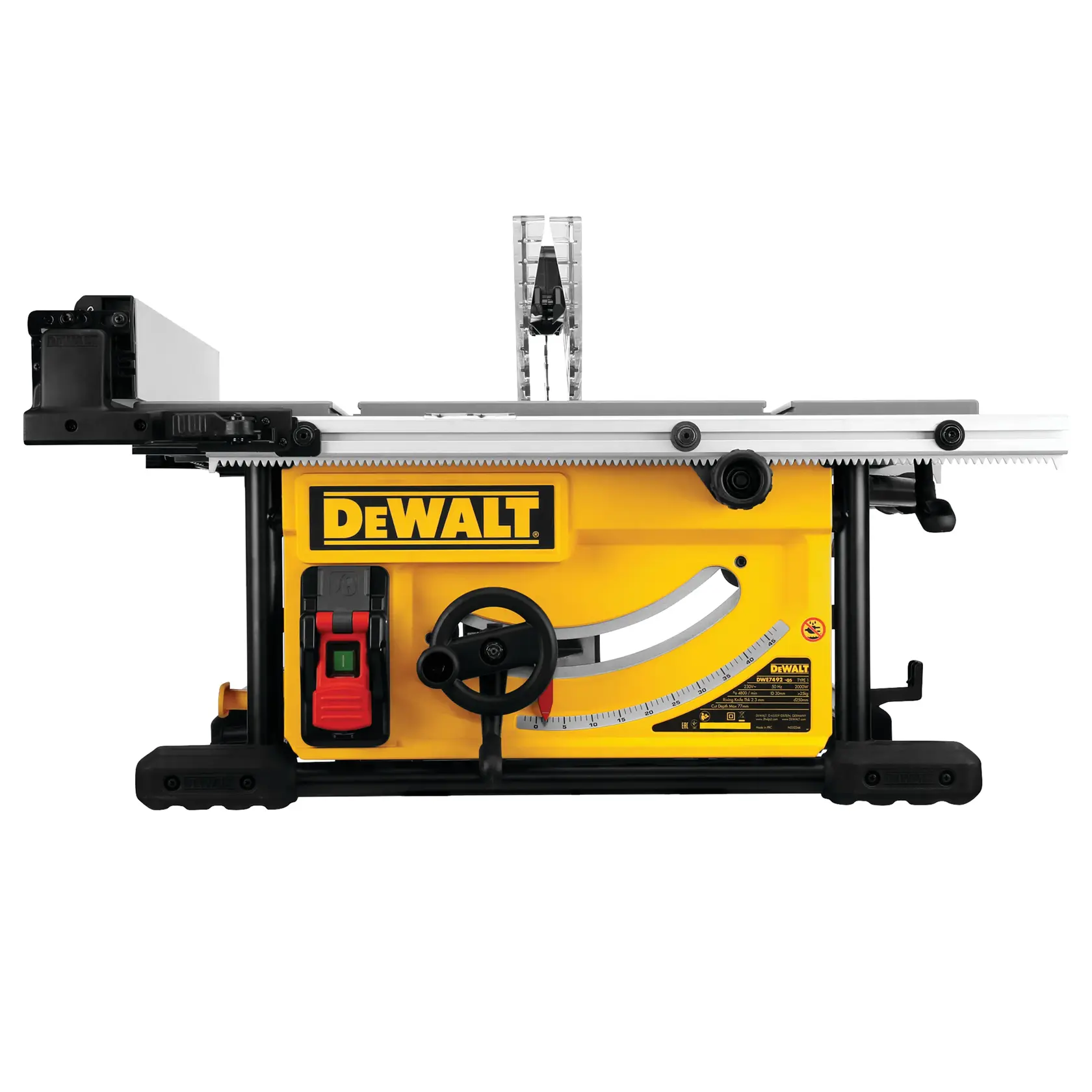 Vue de face d'une scie à table DEWALT avec un corps jaune, une poignée noire et un protège-lame transparent sur le dessus. La scie comporte des commandes de réglage et un guide de mesure.