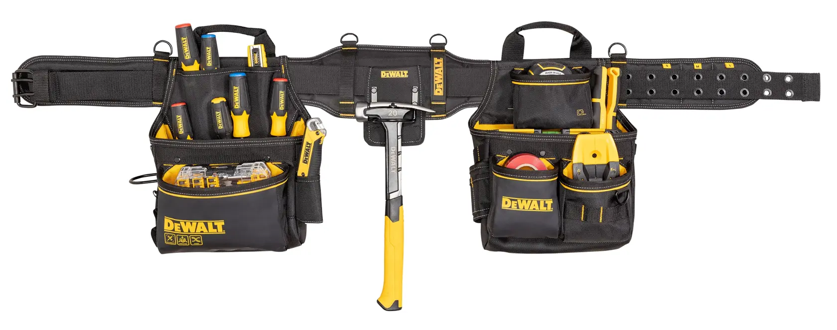 Ein schwarz-gelber Werkzeuggürtel der Marke DEWALT mit mehreren Taschen, die verschiedene Handwerkzeuge wie Schraubendreher, Hammer, Maßband und weiteres Zubehör enthalten. Der Werkzeuggürtel ist für einfachen Zugriff und Organisation der Werkzeuge gestaltet.
