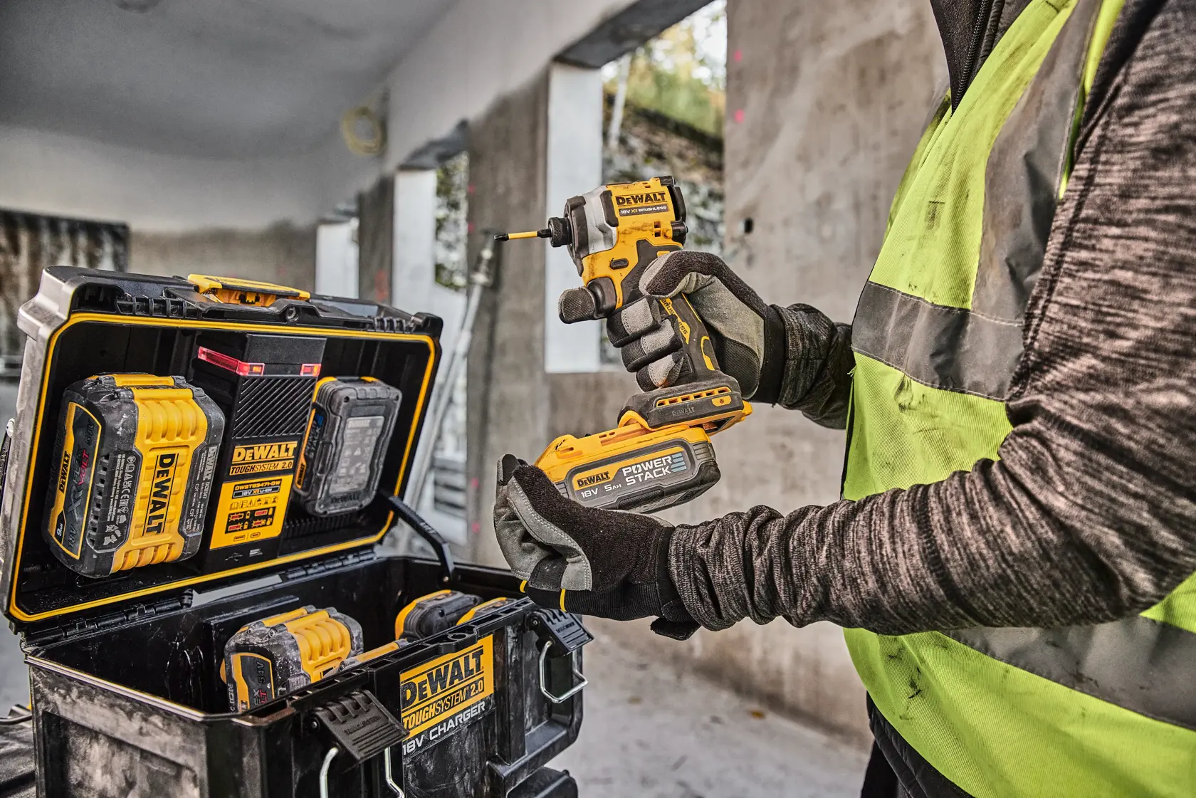1/2 coffret chargeur 18V TOUGHSYSTEM®™ 2.0
