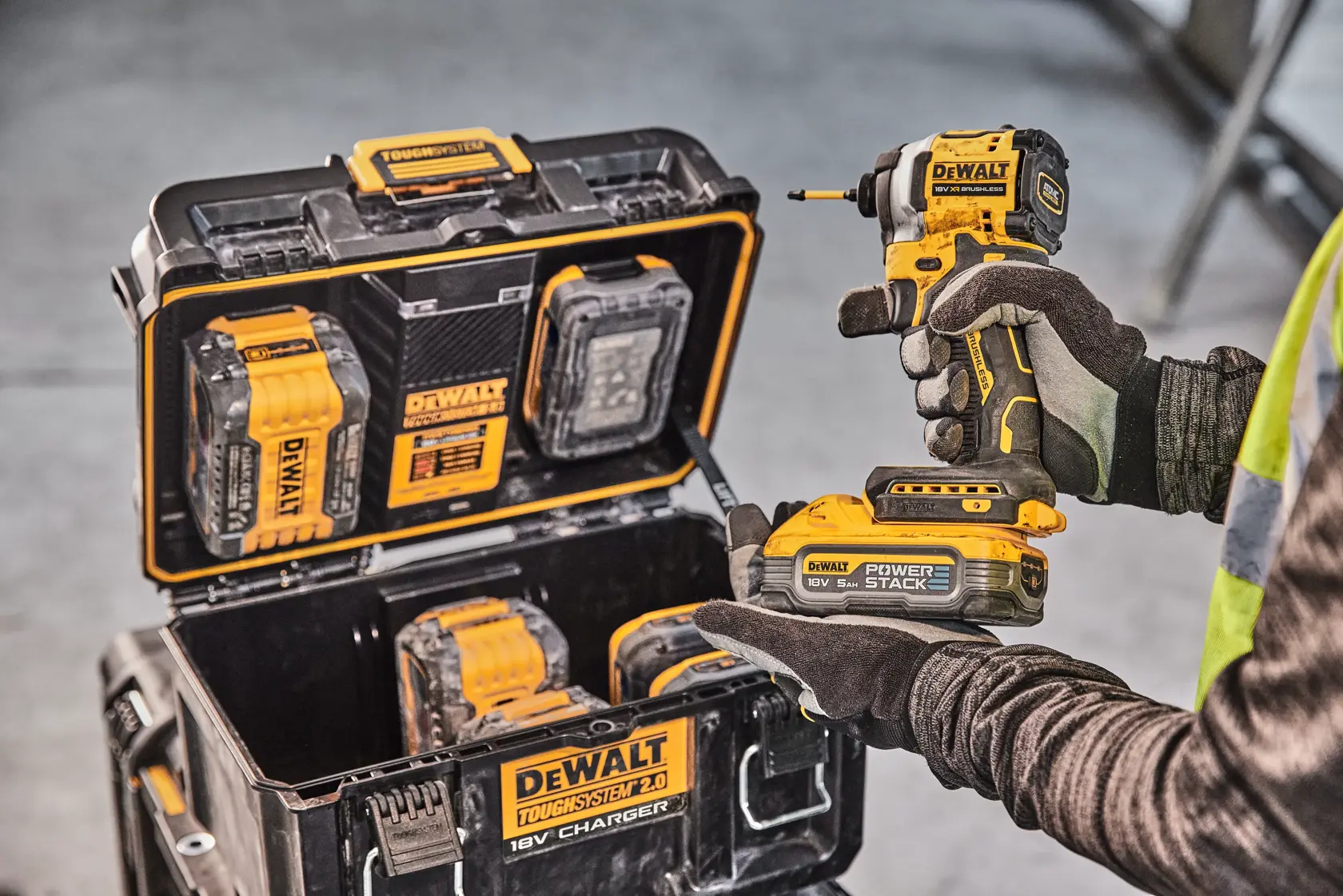 1/2 coffret chargeur 18V TOUGHSYSTEM®™ 2.0